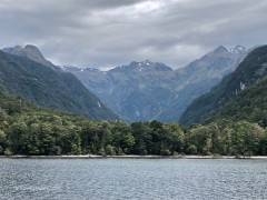 Lake_Manapouri_4x3