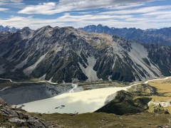 Looking_into_the_Hooker_Valley_from_trail_4x3