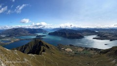 Looking_over_Lake_Wanaka