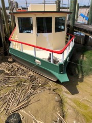 Dargaville docking technique, reminding us of  when we saw this in Maine
