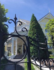 Another beautiful historic home in our neighborhood